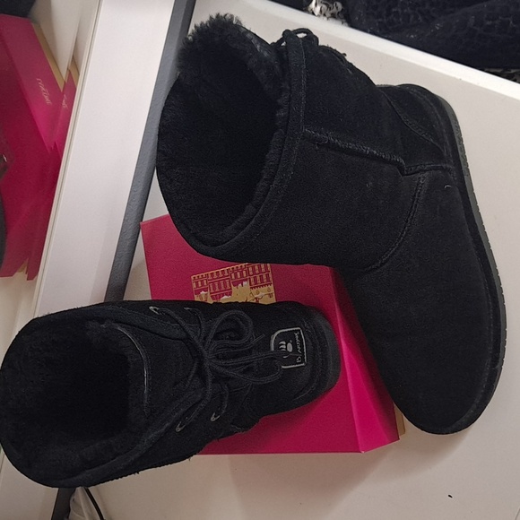BearPaw Black Suede Slip On Boots with Sheep Skin Lining - Picture 11 of 11